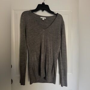 New York & Company V-Neck Long Sleeve Sweater in Gray